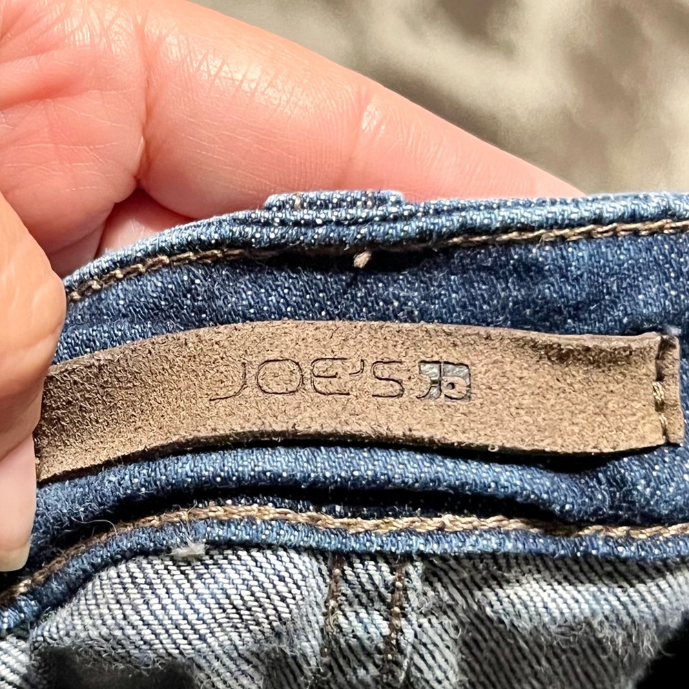 Joe’s Jeans High Rise Crop - Picture 4 of 5